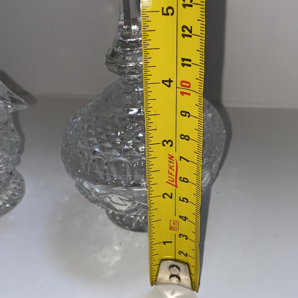 Brilliant vintage cut clear glass cream , and lidded sugar. - Picture 8 of 11